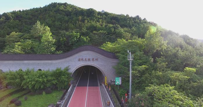 甬金高速岩坑尖隧道.jpg